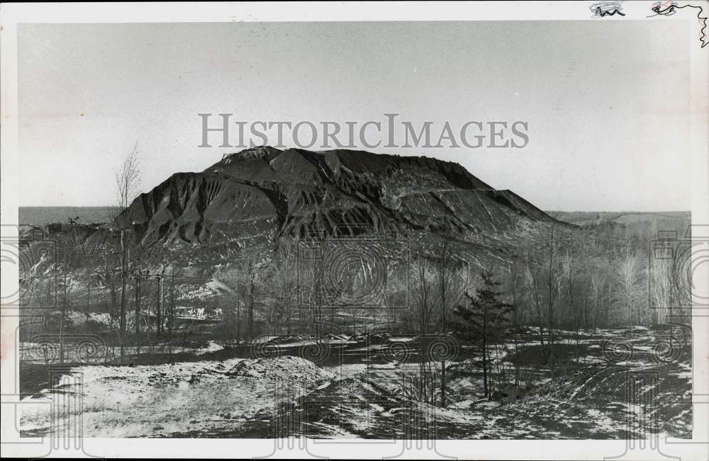 1979 Press Photo Culm Bank Mountain in the Anthracite Region - pna20791