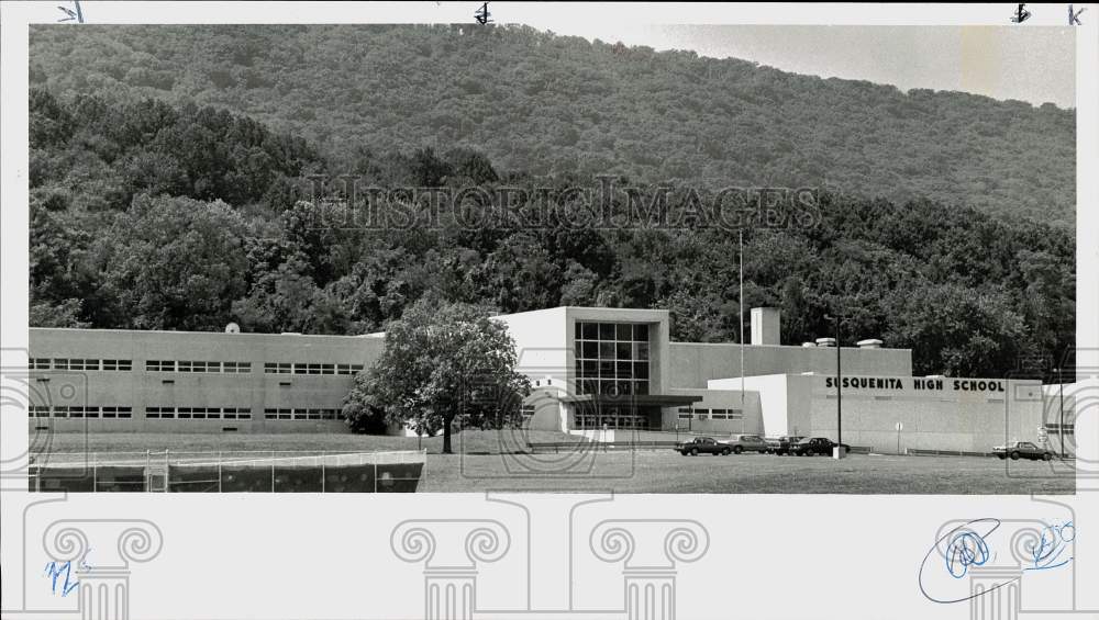 1993 Press Photo Exterior of Susquehanna High School Building - pna20801
