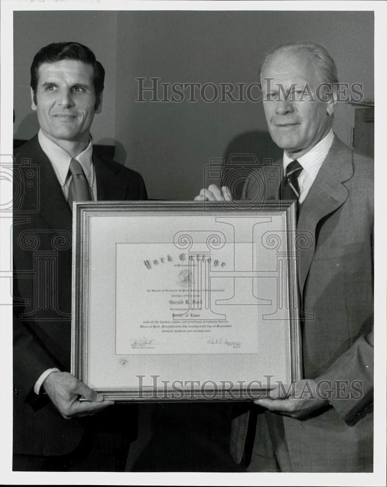 1979 Press Photo Former President Gerald Ford with Dr. Robert Iosue - pna23488