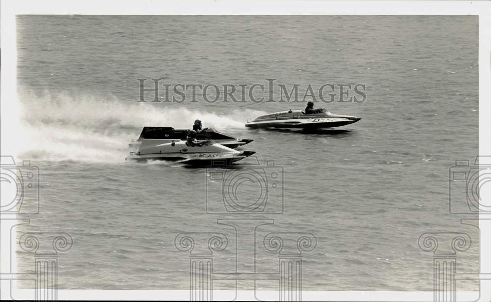 1984 Press Photo Boats Racing at Greater Harrisburg Hydroplane Regatta