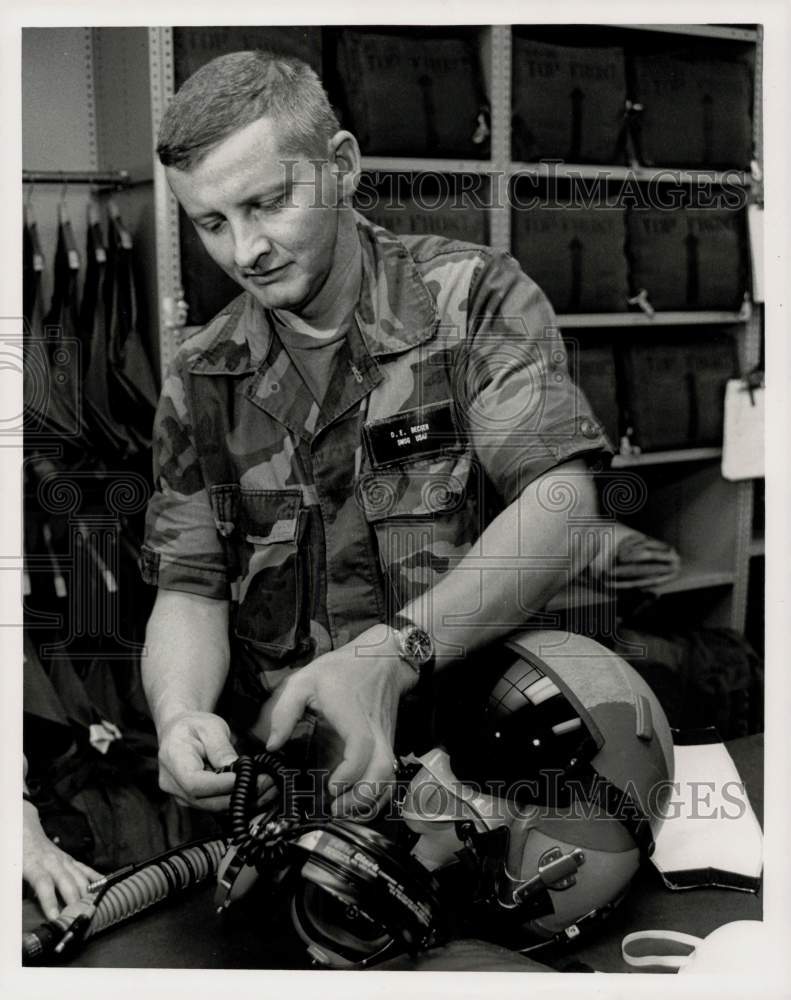 1990 Press Photo Senior Master Sargent David E. Becker of Pennsylvania Air Guard- Historic Images