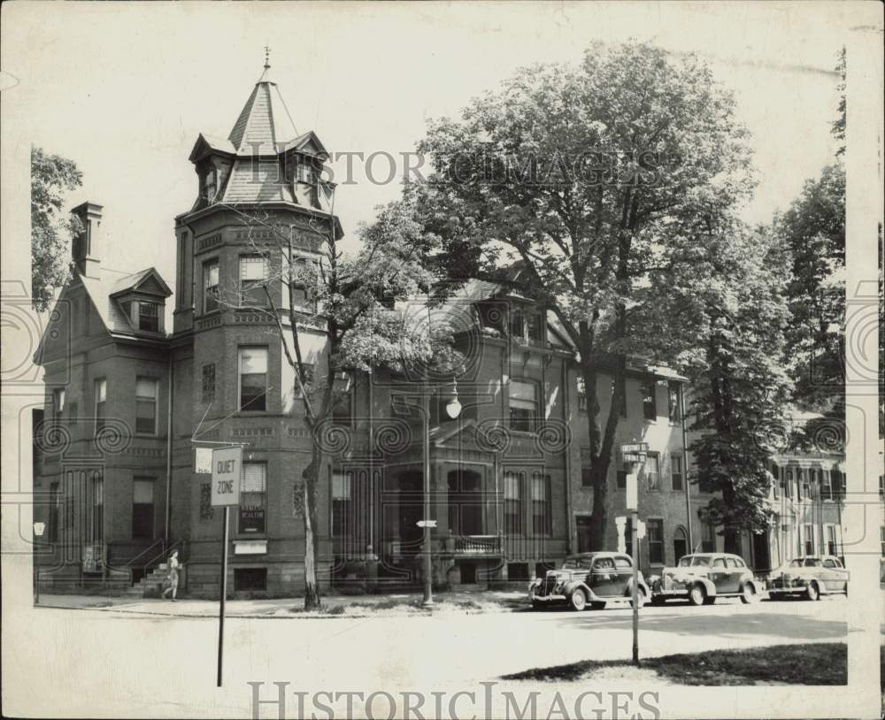 1942 Press Photo Andrew Jackson Mansion, 101 S. Front Street, Harrisburg, PA- Historic Images