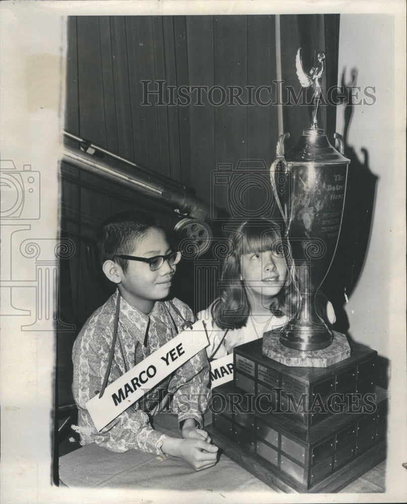 1973 Press Photo Spelling Bee Bee Marco Yee Mary Foster - rrr09541- Historic Images