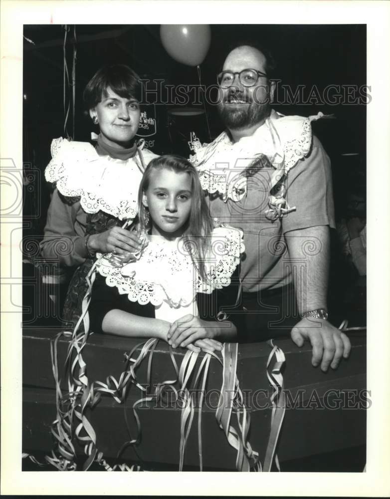 1991 Press Photo Attendees at Shakespeare Festival "Play Ruff" benefit, Texas- Historic Images