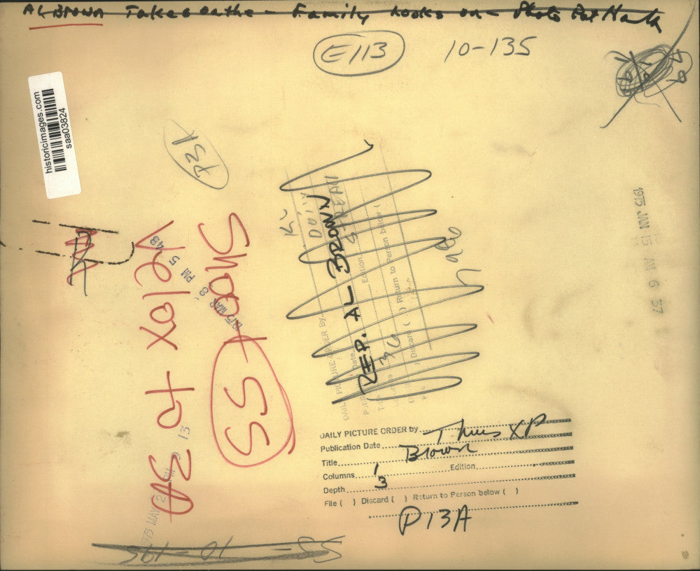 1975 Press Photo Representative Al Brown Takes Oath with Family - saa03824