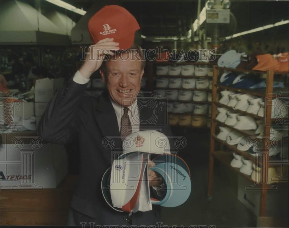 Press Photo Bob Coleman, Owner of Texaco Corporation - saa09456- Historic Images