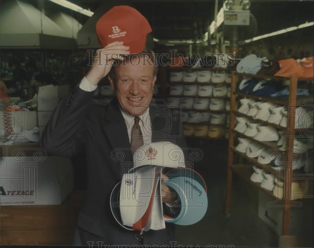Press Photo Bob Coleman, Owner of Texaco Corporation - saa09456- Historic Images