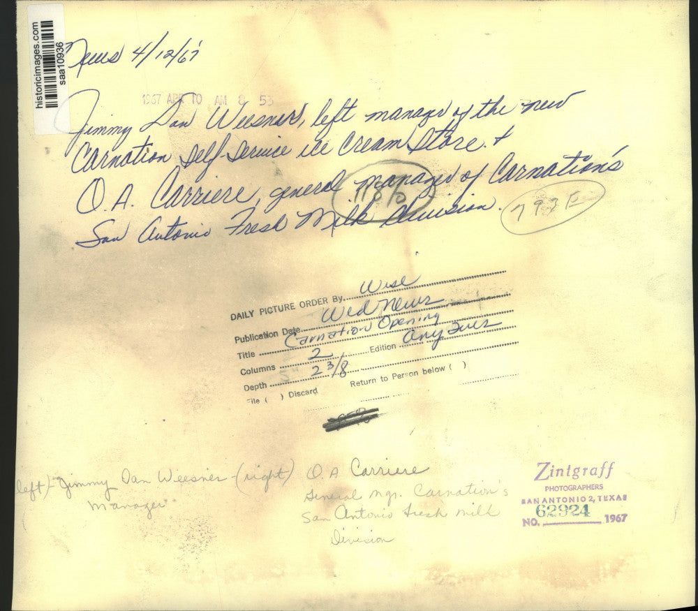 1967 Press Photo Jimmy Dan Weesner and O. A. Carriere at Ice Cream Store Opening