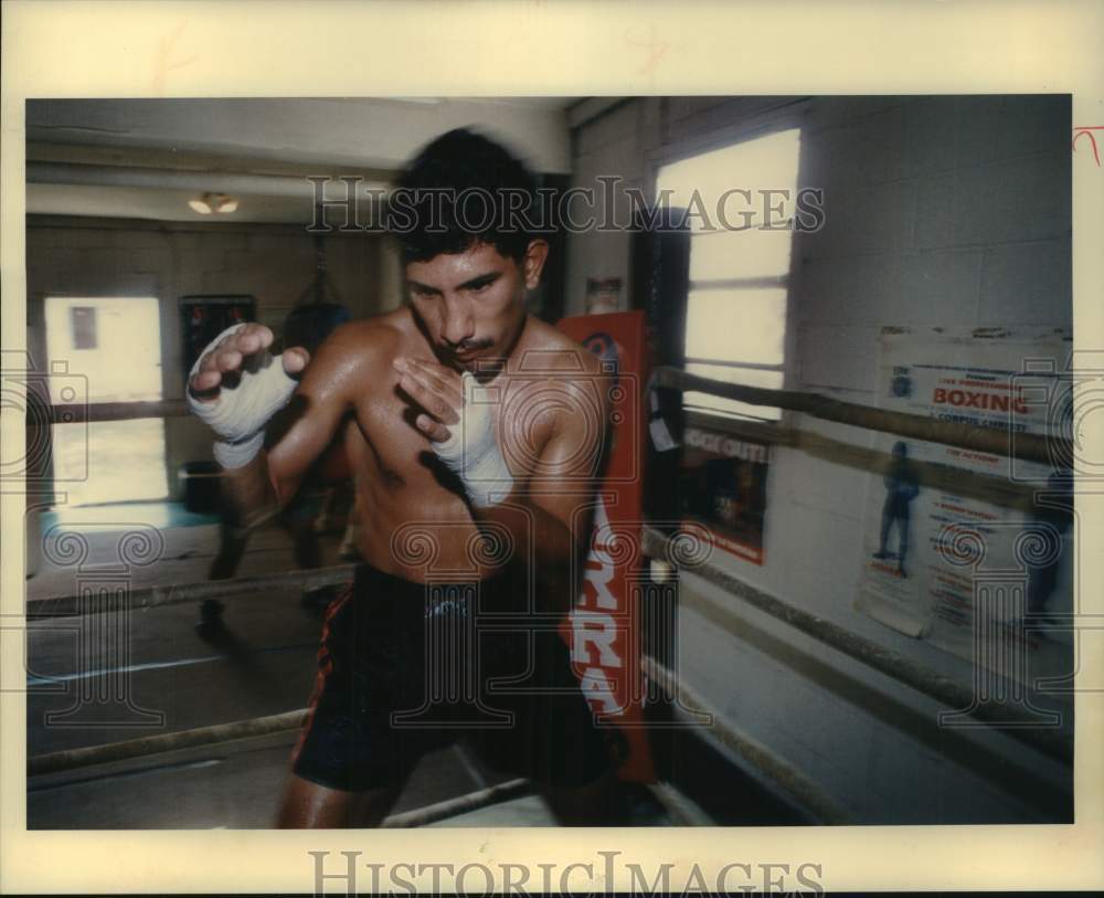 Press Photo Alex Rios, Boxer - saa11054- Historic Images