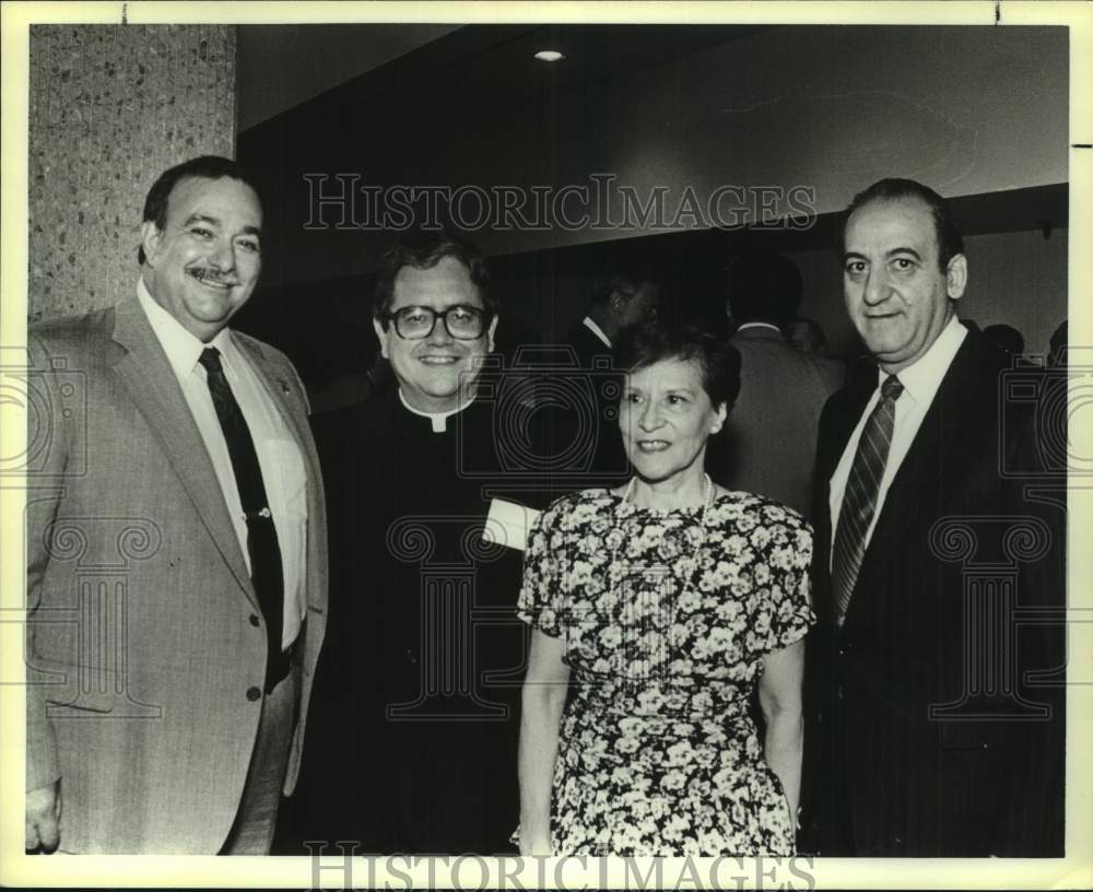 1988 Press Photo Father Virgil Elizondo at Hispanic Chamber of Commerce Event- Historic Images