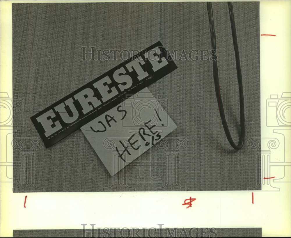 1985 Press Photo Bernardo Eureste Sticker on Office Wall - saa11496- Historic Images