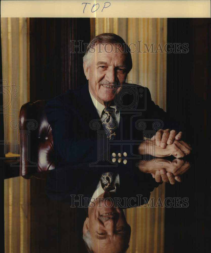 1990 Press Photo Charles O. KilPatrick, PPublisher of Express-News Corporation- Historic Images