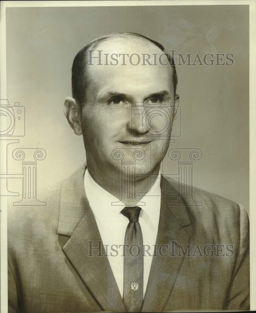 1966 Press Photo Anthony Dravis, John Hancock Mutual Life Insurance Company- Historic Images