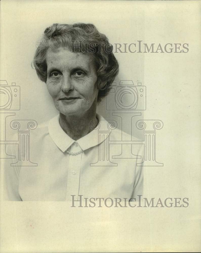 1997 Press Photo Suzanne Diehl wrote feature stories for Express and News, Texas- Historic Images