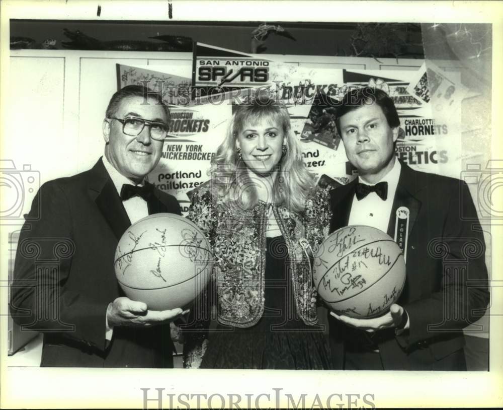 1990 Press Photo San Antonio Zoological Society Benefit at Zoo, Louis DiSabato