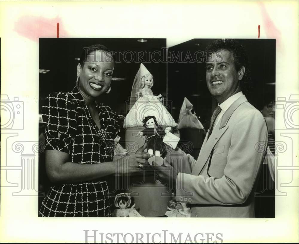 1987 Press Photo Don Nazario and Doe Bailey at Madame Alexander Doll Club Event- Historic Images