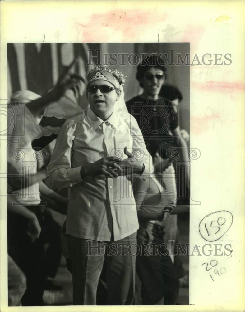 1984 Press Photo Bernardo Eureste with the Toviah Theater Company, Texas- Historic Images