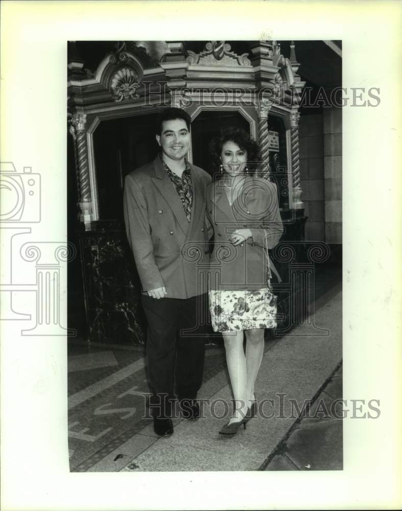 1992 Press Photo Carlos and Yvonne Nino at Symphony Pops Concert, San Antonio- Historic Images