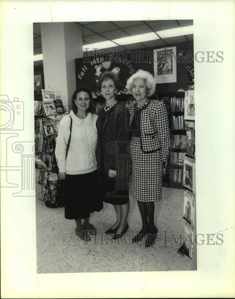 1992 Press Photo Member Catherine Ortega at Main Library Auditorium Reception- Historic Images