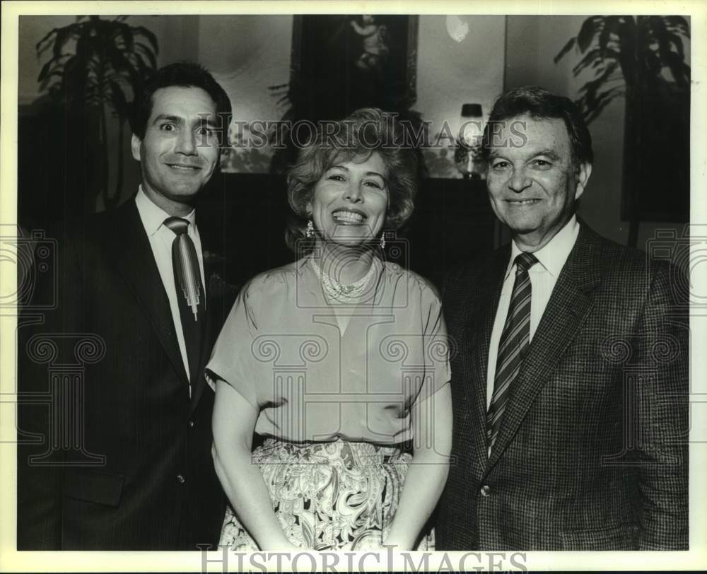 1989 Press Photo Jonathan Pell with Opera Guild Members at Talent Search Event- Historic Images