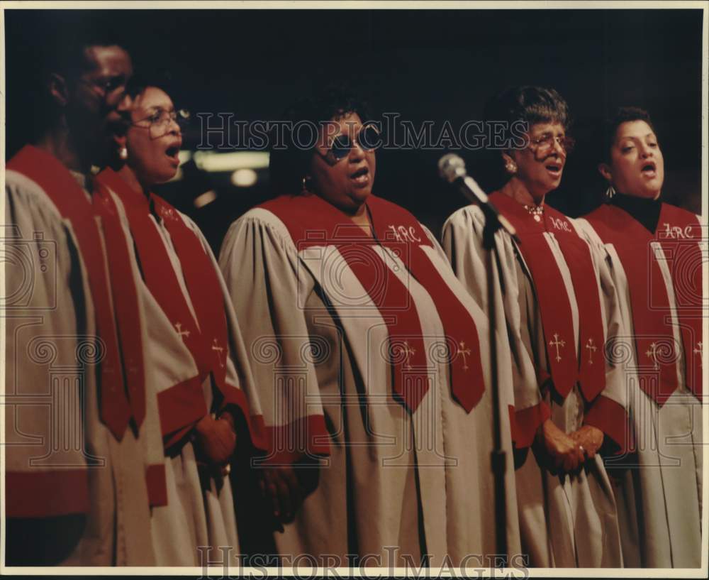 1994 Press Photo Holy Redeemer Mix Ensemble Choir at Institute of Texan Cultures- Historic Images