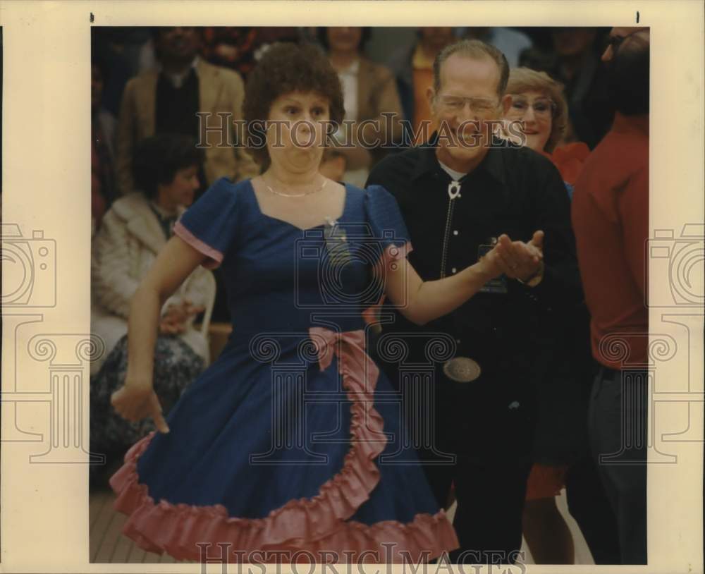 1988 Press Photo Alamo Area Square and Round Dance Association Dancers at Show- Historic Images