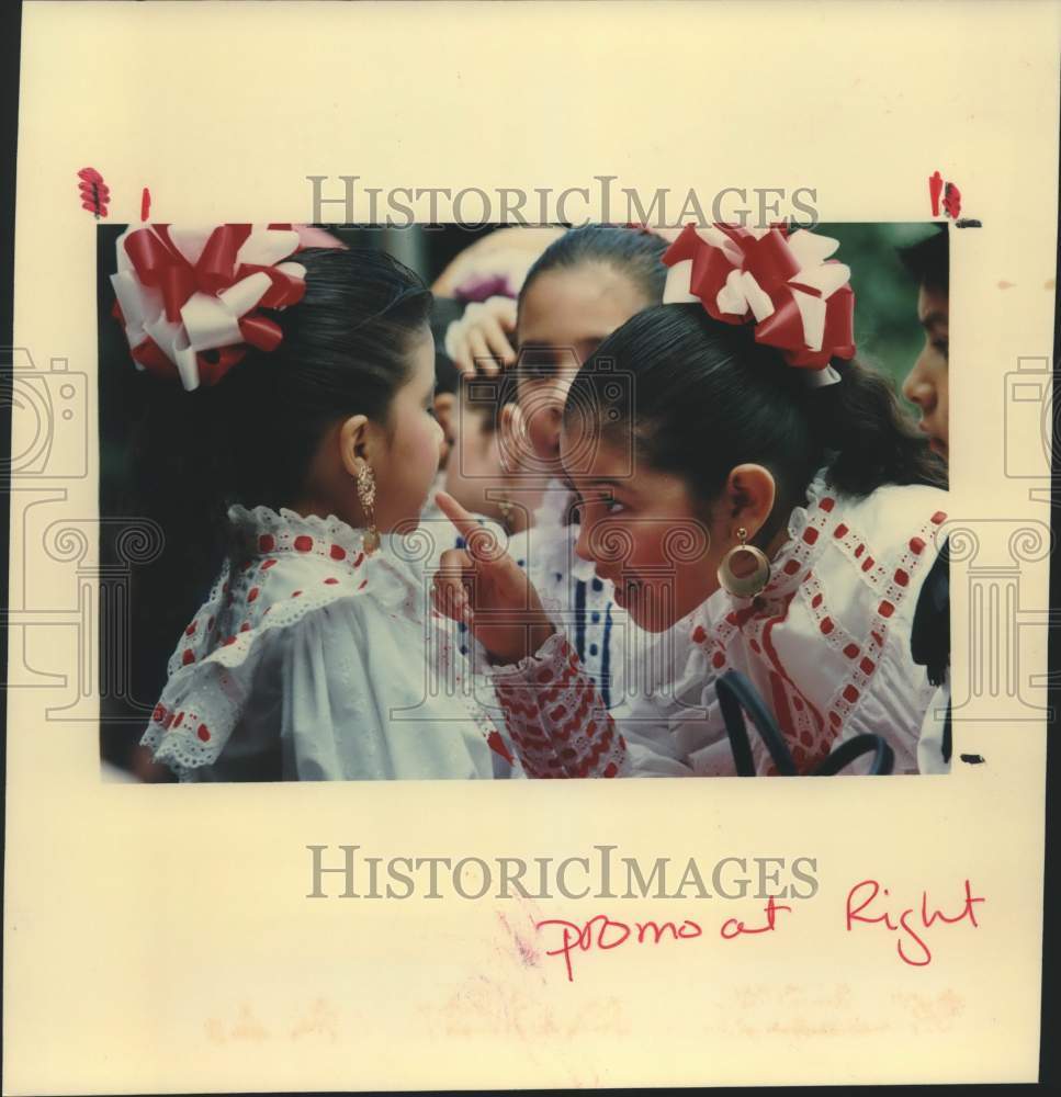 1991 Press Photo Ballet Dancers Cinco de Mayo Celebration at Market Square- Historic Images