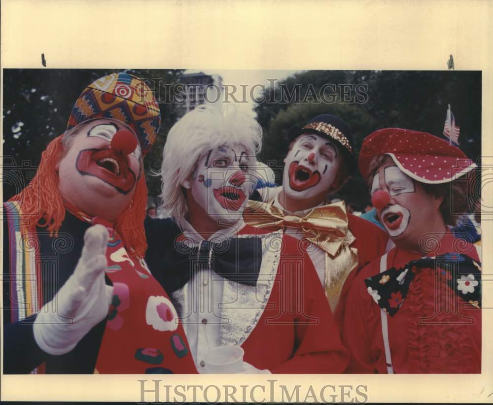 1988 Press Photo Cascade Chorus Singing Group at Barbershop Quartet Convention- Historic Images