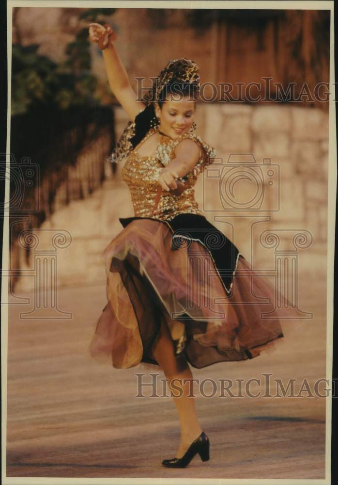 1989 Press Photo Marissa Tejeda, performing at the Arneson River Theater, Texas- Historic Images