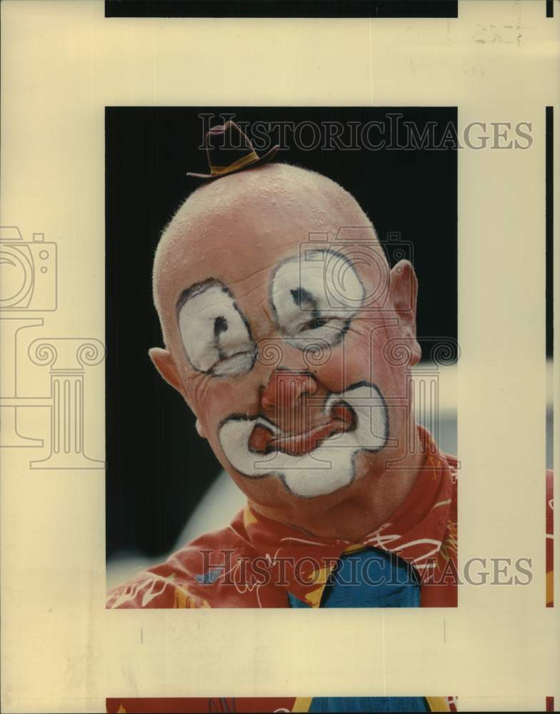 1993 Press Photo Roy Sandberg as "Herbbie" the Clown, San Antonio Shriner Parade