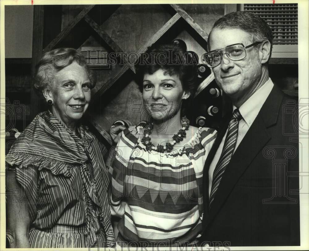 1984 Press Photo San Antonio Festival opera &quot;Carmen&quot; pre party at McTads, Texas- Historic Images