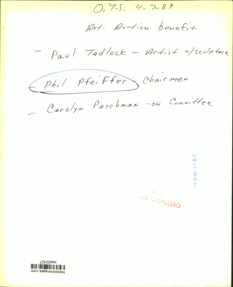 1989 Press Photo Phil Pfeiffer, Chairman at Art Auction Benefit with Artist