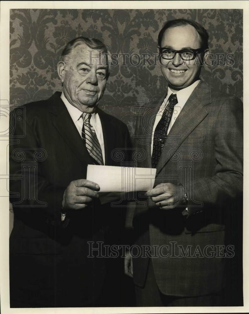 1976 Press Photo E. M. Stevens and W. D. Rowe, finance company officers, Texas