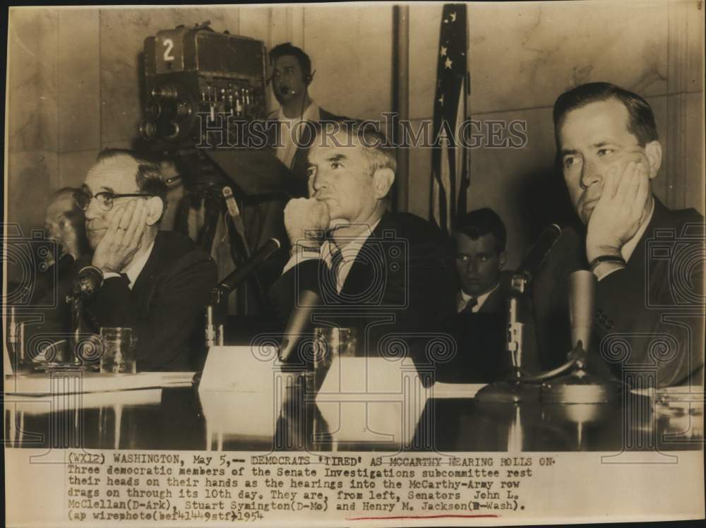1954 Press Photo Senate Investigations subcommittee members meeting, Washington