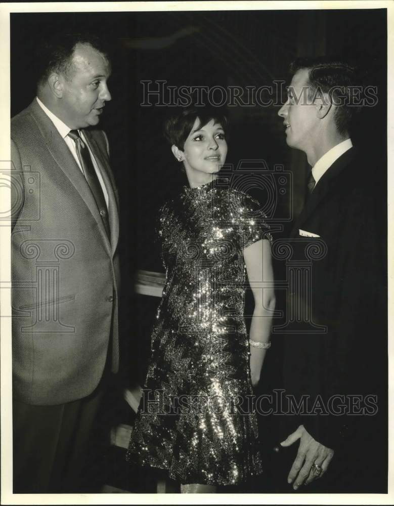 1967 Press Photo Frost Bros. announces new Downtown store, Texas - saa26438