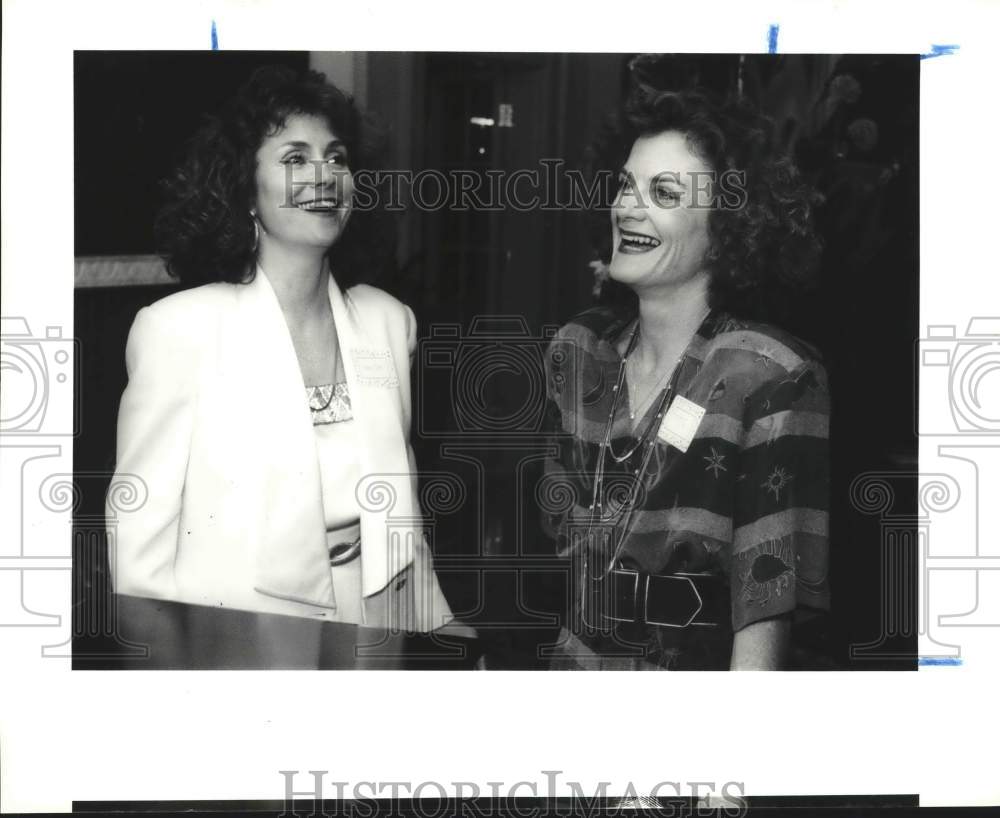 1990 Press Photo Performing Arts Association cocktail buffet meeting, Texas
