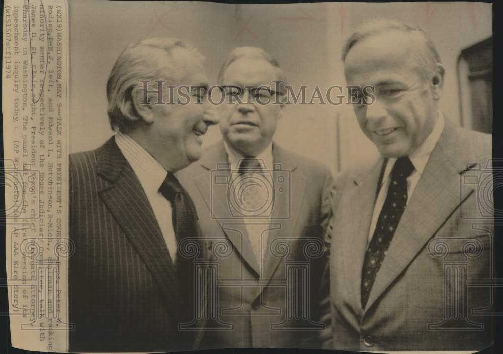 1974 Press Photo U. S. Representatives talk with James D. St. Clair, Washington- Historic Images