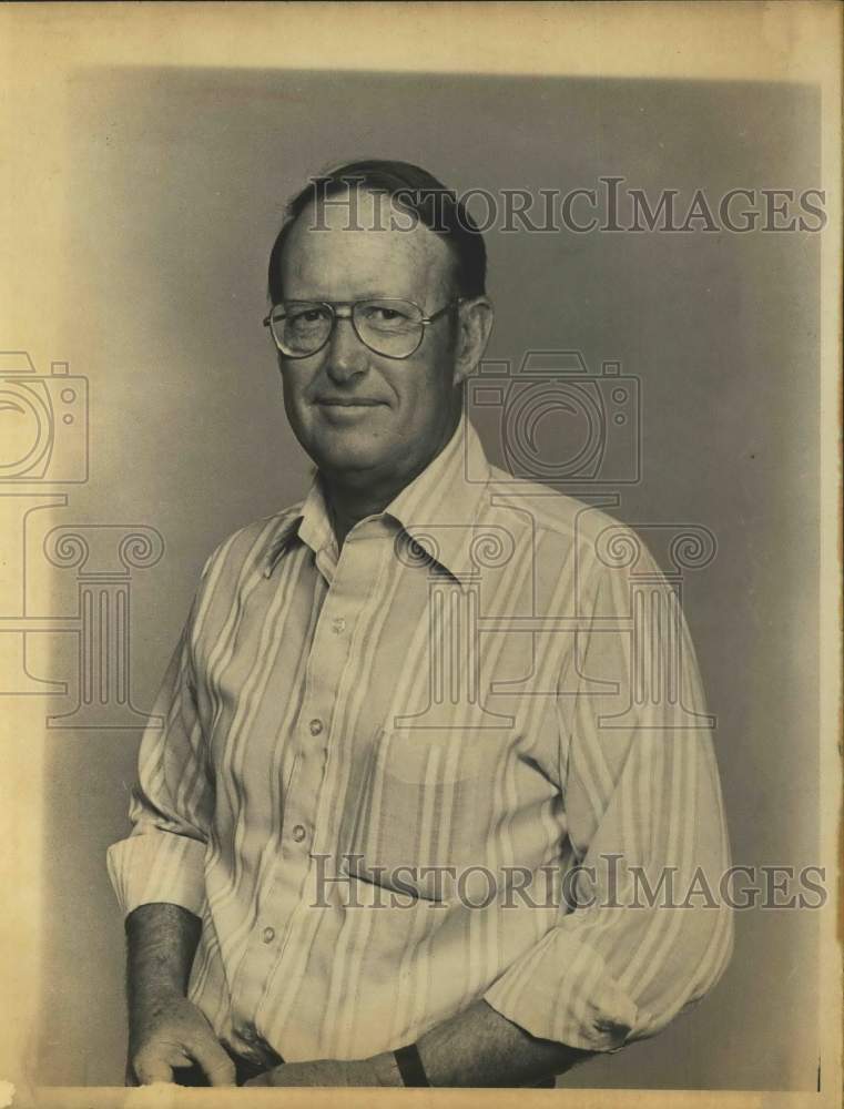 Press Photo Sportswriter Dan Klepper - saa27585- Historic Images