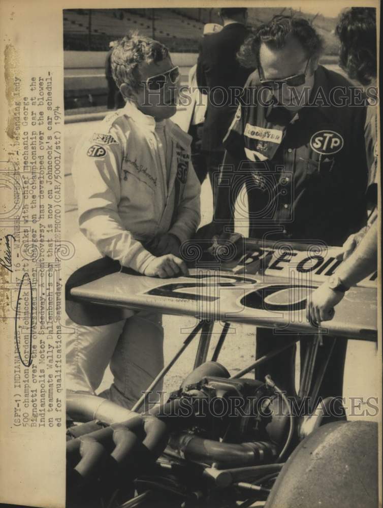 1974 Press Photo Indy race driver Gordon Johncock with George Bignotti, Indiana- Historic Images