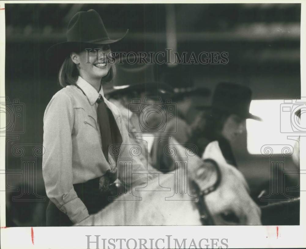 1986 Press Photo Mary Laura Dixon at the rodeo horsemanship competition, Texas- Historic Images