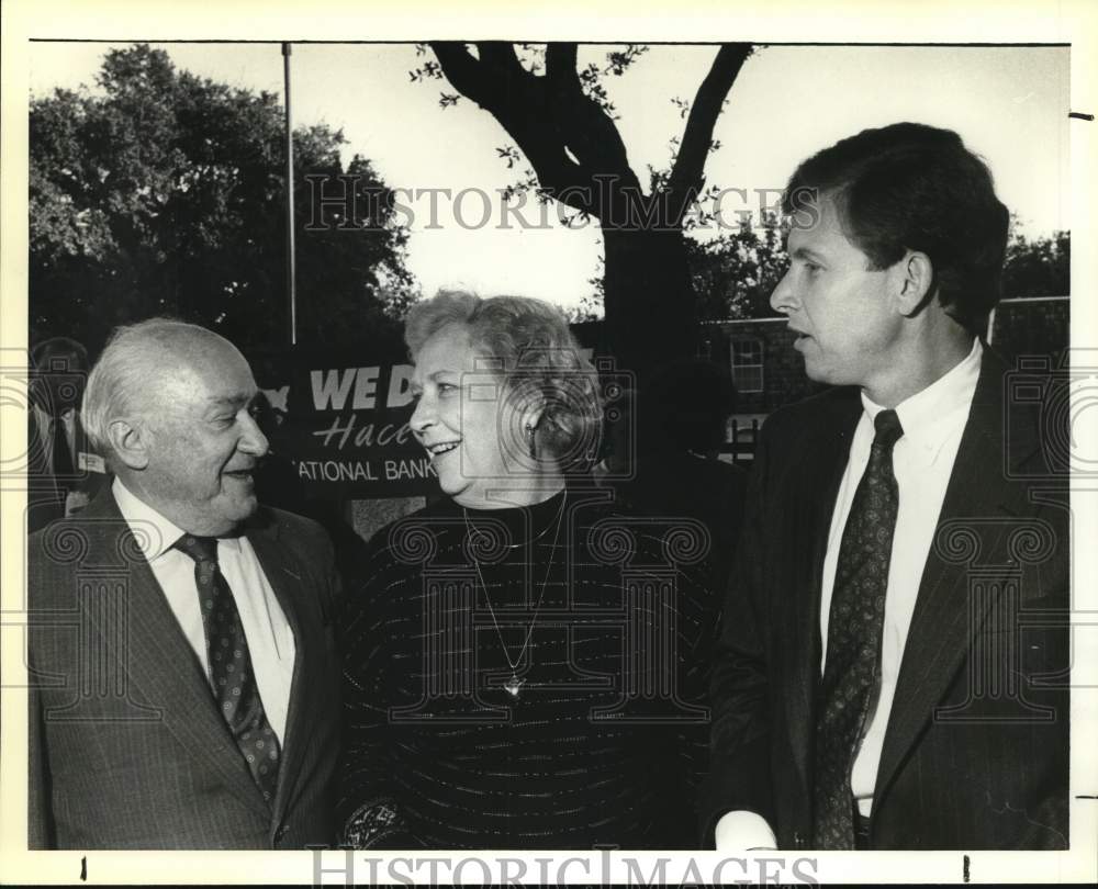 1990 Press Photo Guests of South Texas Volunteer/Teacher Recognition reception- Historic Images