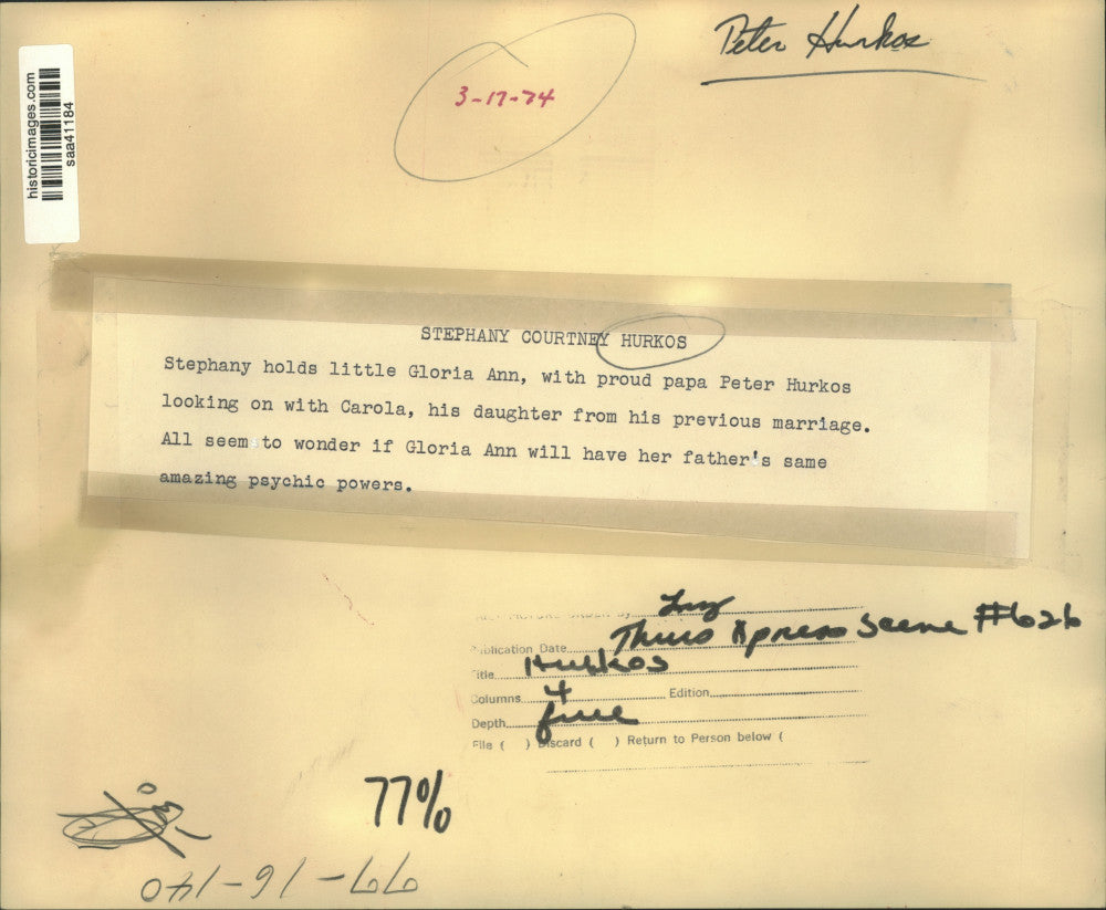 1974 Press Photo Psychic Peter Hurkos and his family - saa41184