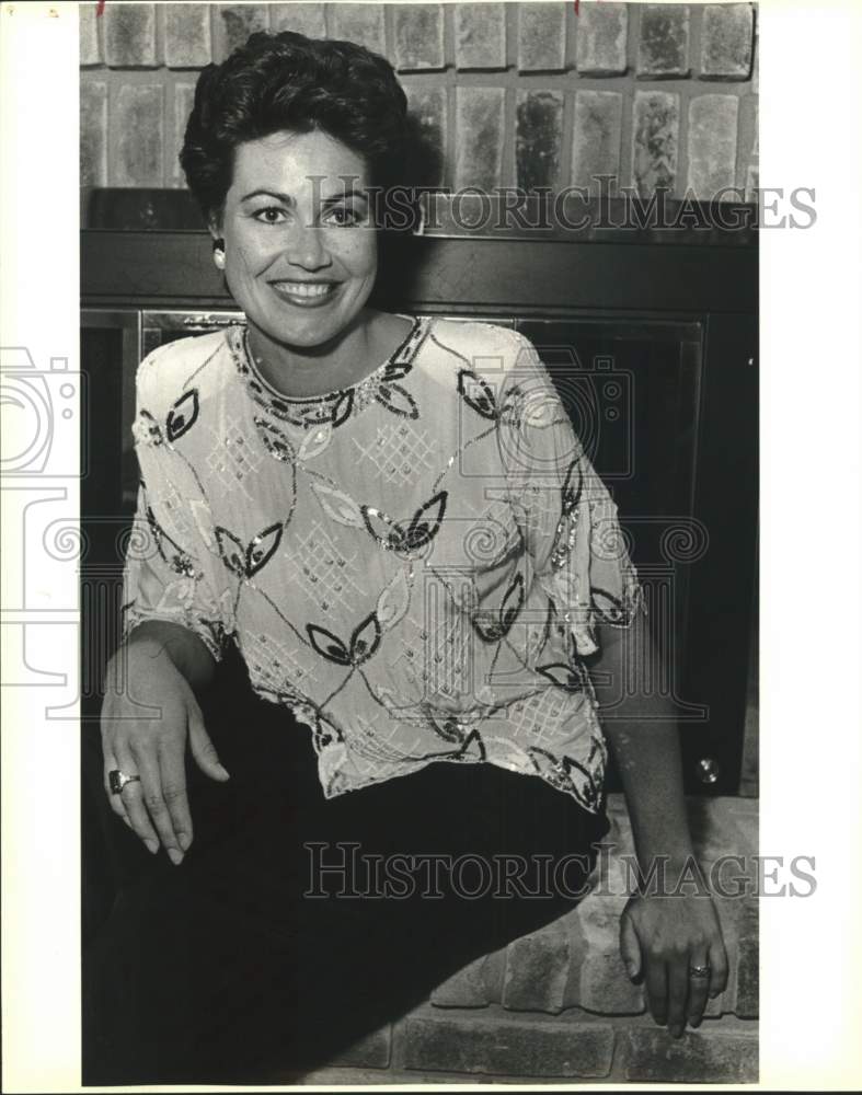 1986 Press Photo Anne Leonard poses - saa42911- Historic Images