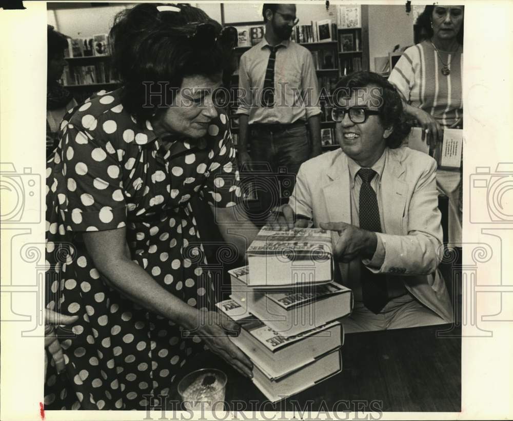 1985 Press Photo Author Larry McMurtry- Books Signing Party at Rosengren&#39;s Books- Historic Images