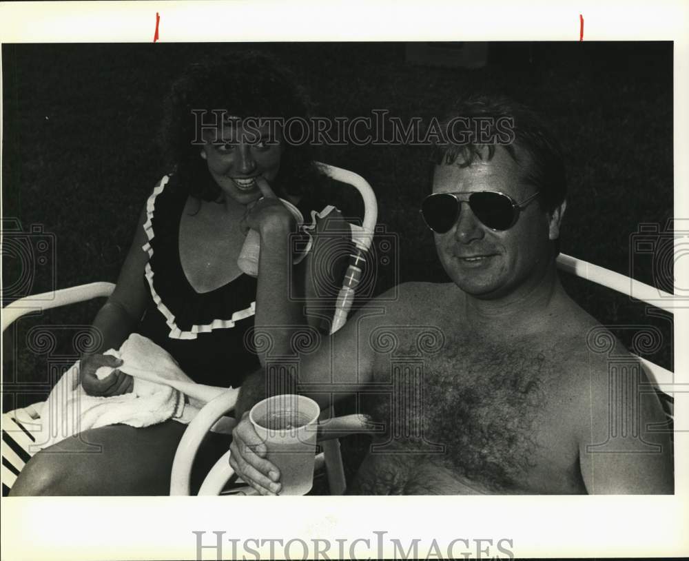 1987 Press Photo Peggy Murphy and Terry McDaniel- July 4th Poolside "Parti"- Historic Images
