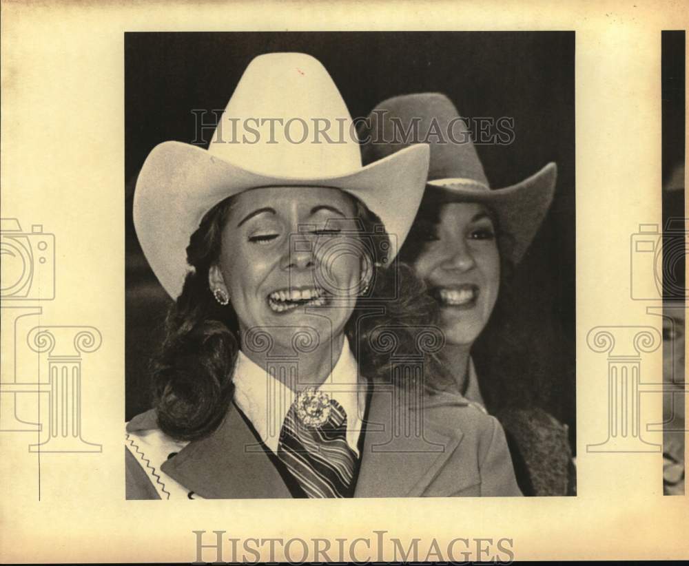 1982 Press Photo Carol Green Learns She Has Been Named Miss Rodeo Texas Teen- Historic Images