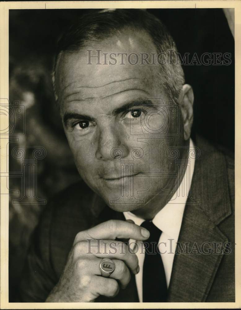 Press Photo Author Walter Starcke - saa51938- Historic Images