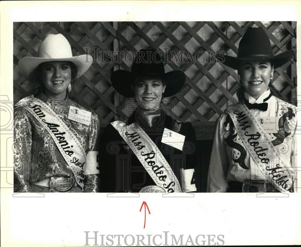 1990 Press Photo New Miss Rodeo Texas 1990 (Center) With Two Runners-Up- Historic Images