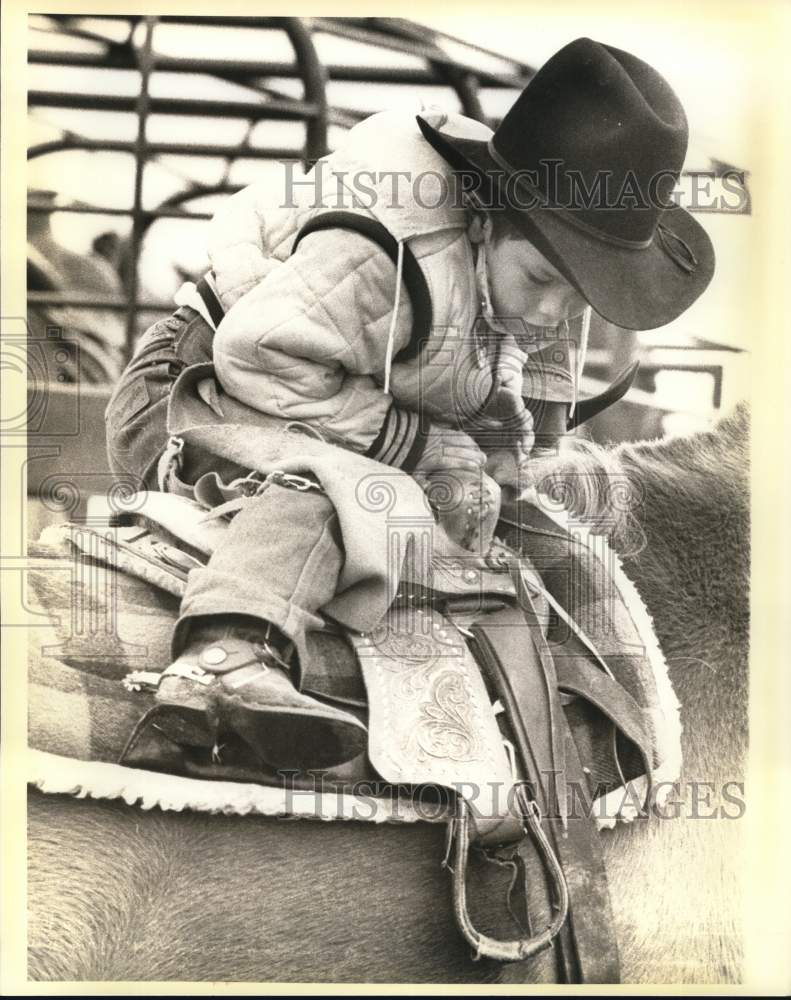 1983 Press Photo Toby Talley on a horse at the San Antonio Stock Show & Rodeo- Historic Images