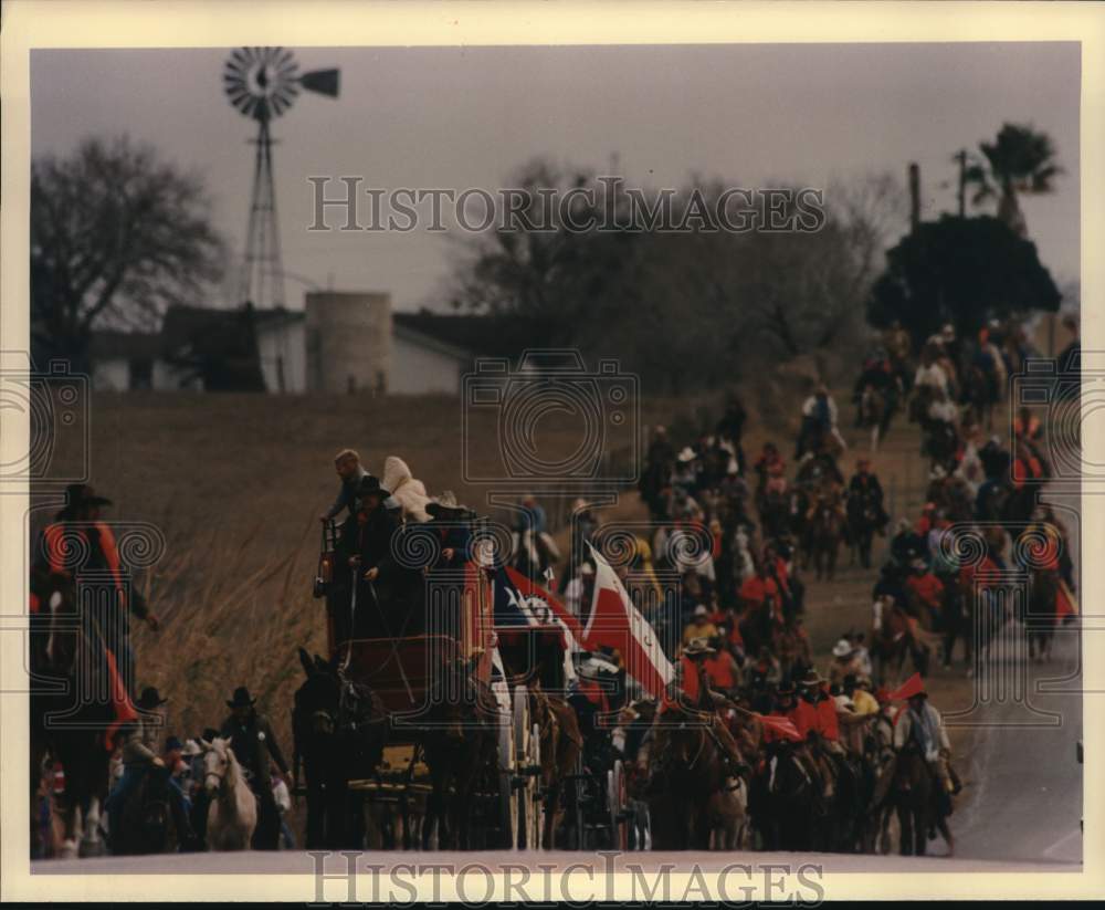1988 Press Photo South Texas Trail Riders near Hobson on 181 - saa56975- Historic Images